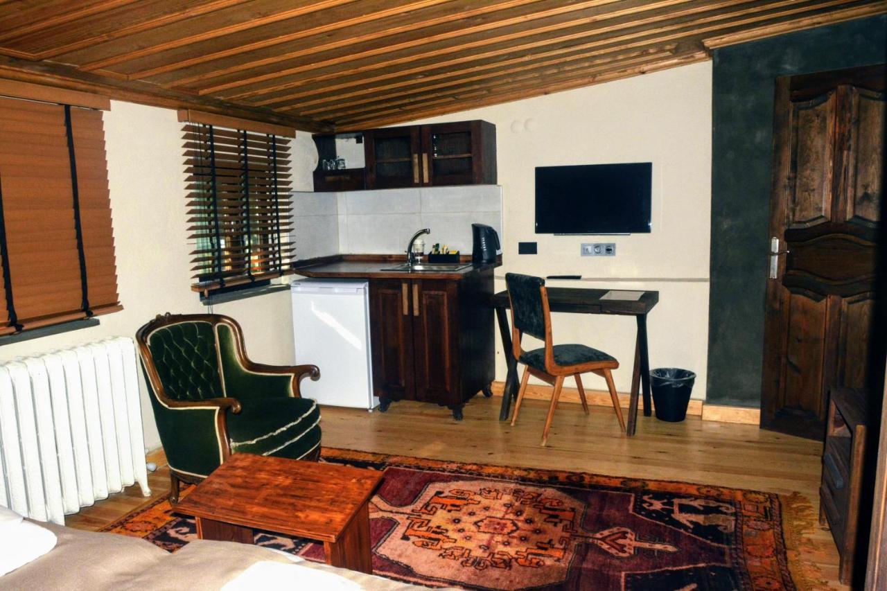 Maria Balat Aparthotel